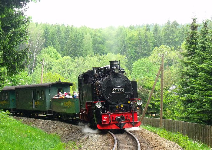 99&nbsp;773 mit P&nbsp;1001 hinter Vierenstraße, um 10:25h am 29.05.2012