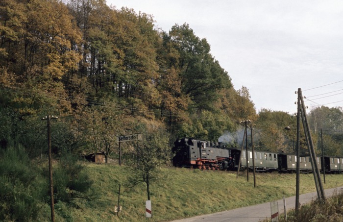 99&nbsp;1787&nbsp;Tv mit P&nbsp;14264 Einfahrt Seifersdorf, am 15.10.1977