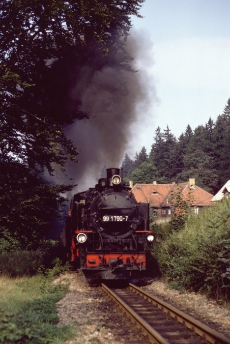 99&nbsp;1790 mit P&nbsp;14269 kurz vor Kipsdorf, am 07.09.1989