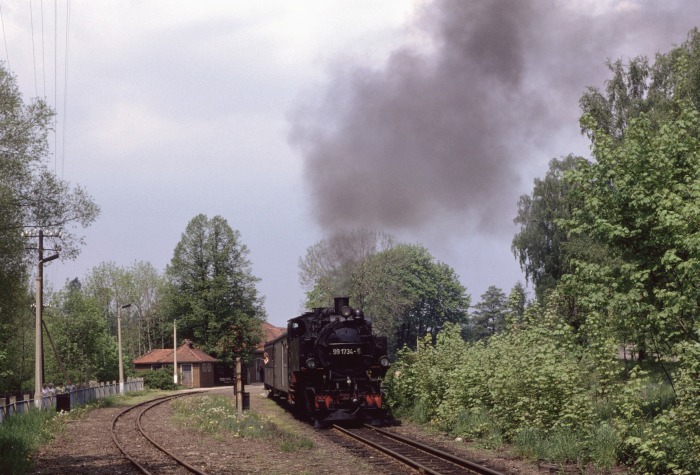 99&nbsp;1734 mit P&nbsp;14265 Abfahrt in Malter, am 10.05.1990