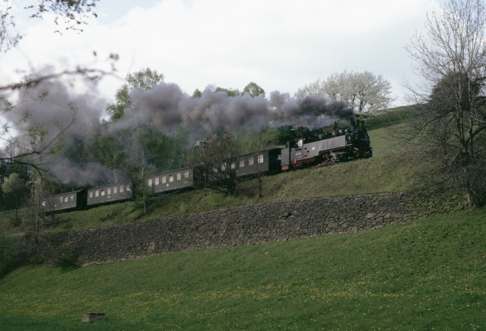 099&nbsp;735 (99 762) N 14269 hinter Seifersdorf, am 04.05.1992
