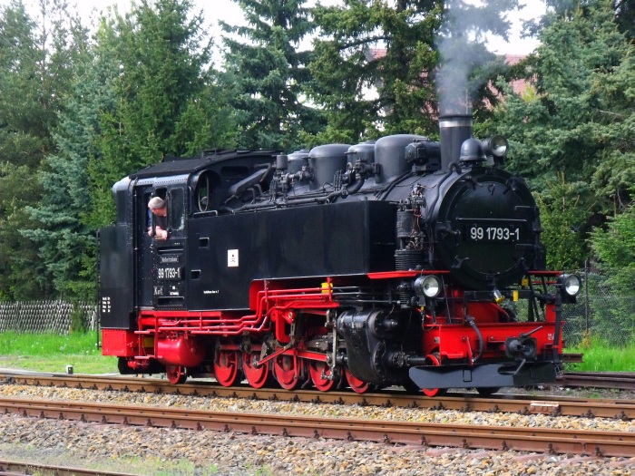 99&nbsp;1793 Umsetzen auf den südlichen Gleisen vom Bahnhof Dippoldiswalde, um 17:37h am 13.05.2017
