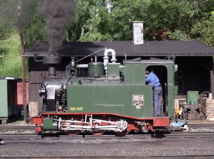 No&nbsp;54 wird morgens für ihren Tages- Einsatz vorbereitet, fotografiert um etwa 9:05h am 23.07.2011