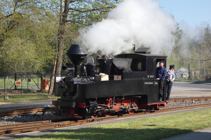 99&nbsp;3315 beim Umsetzen im Bahnhof Weißwasser-Teichstraße, um 9:45h am 20.04.2025