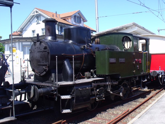 RHB&nbsp;3 in Abstellposition, ganz hinten auf dem Bahnsteiggleis in Heiden, um 11:54h am 01.06.2014