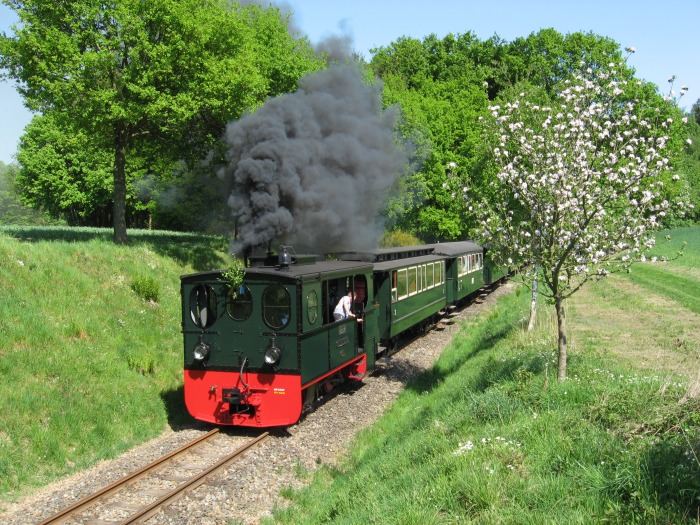 PLETTENBERG mit Zug&nbsp;105 Abfahrt Vilser&nbsp;Holz, um 11:35h am 11.05.2008