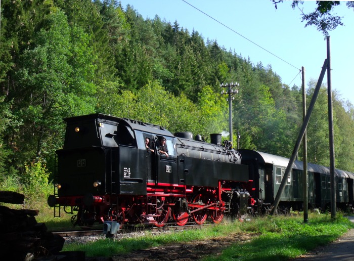 BB&nbsp;262&nbsp;Tv mit Zug von Blumberg nach Weizen abwärts, Ausfahrt Grimmelshofen, um 10:53h am 15.09.2018