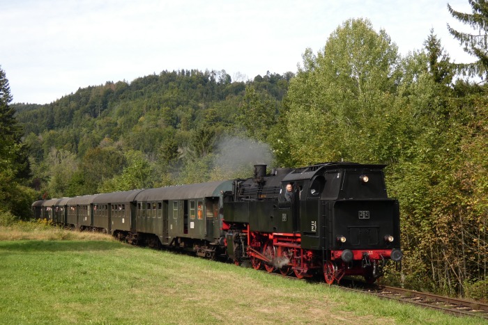 BB&nbsp;262&nbsp;Tv von Blumberg kommend abwärts Richtung Weizen kurz vorm Hp Lausheim-Blumegg, um 15:02h am 25.09.2021