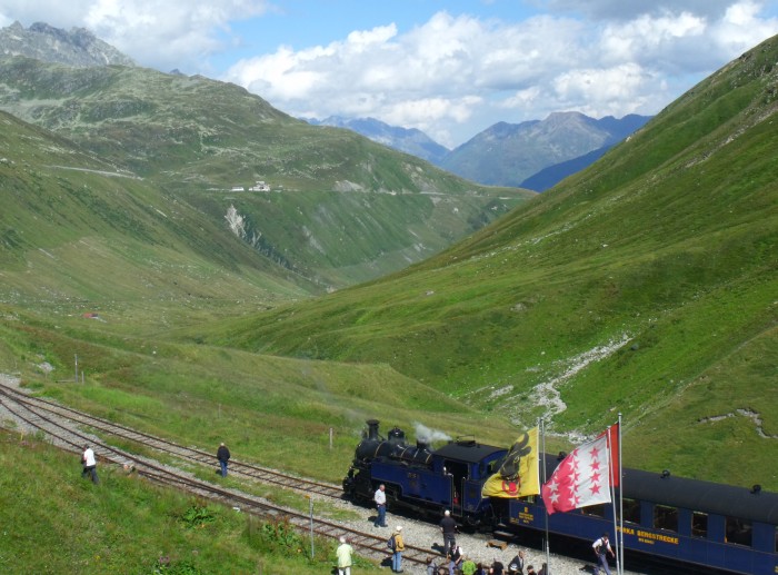 Lok FO&nbsp;1 alias DFB&nbsp;1 in der Station Furka, um 15:23h am 22.08.2014