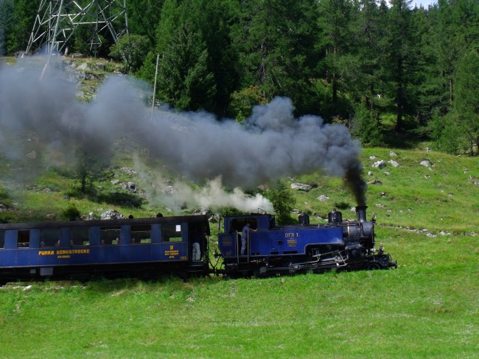 DFB&nbsp;1 mit dem nachmittäglichen Zug zurück von Oberwald nach Realp, erste Steigungsfahrt gleich hinter der Ausfahrt Oberwald, um 13:54h am 24.08.2014