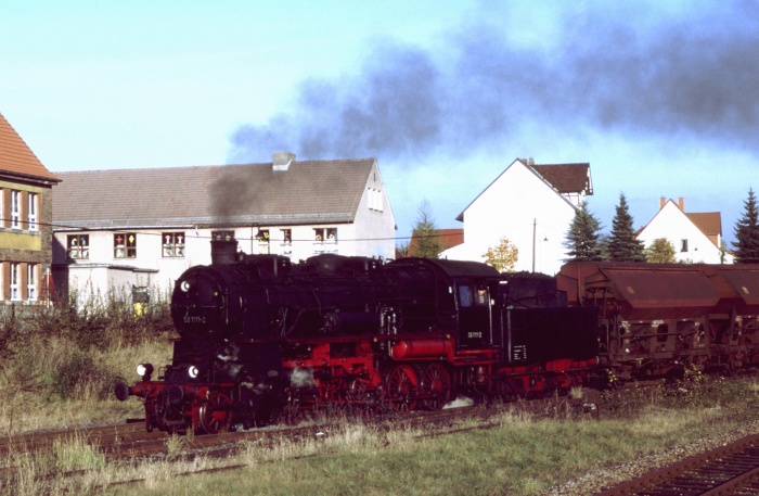 58&nbsp;311 mit leerem Kali-Zug in Dorndorf, am 29.10.1999