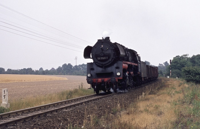 58&nbsp;3020 mit Gz hinter Riesa, am 15.07.1976