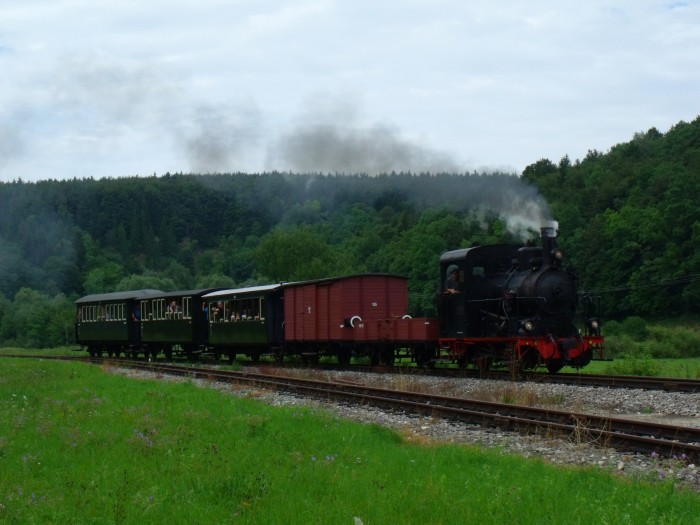 WN&nbsp;12 trifft mit Zug P&nbsp;3 in Sägmühle ein, um 13:29h am 03.08.2014