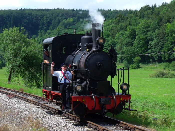 Umsetzen der Lok&nbsp;12 auf das andere Zugende (von P5 auf P6) in Sägmühle, um 14:57h am 03.08.2014