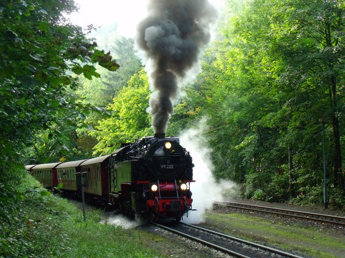 99&nbsp;222 mit Planzug 8941 zum Brocken, fotografiert und akustisch aufgenommen hinter der Ausfahrt Schierke, um 12:25h am 21.09.2013