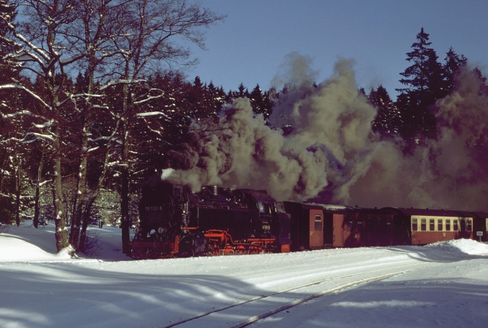 99&nbsp;7241 mit P&nbsp;14431 Ausfahrt Drei Annen Hohne in Richtung Schierke, am 05.03.1988