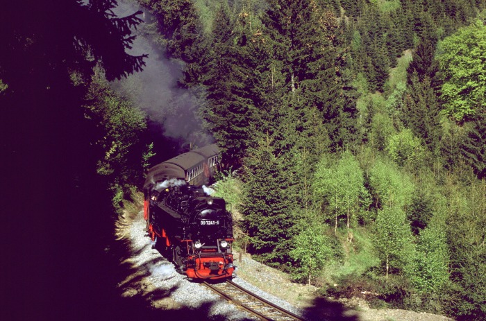99&nbsp;7241 Zug&nbsp;8933 am Drängetal vor Drei Annen Hohne, um 10:00h am 12.05.2001