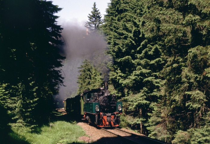 Nr.13 (99&nbsp;5903) auf dem Weg zum Brocken, am Eckerloch, am 02.07.1994