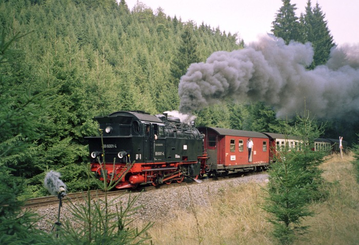 99&nbsp;6001&nbsp;Tv mit Sonderzug zum Brocken im Tiefenbachtal, am 06.09.2003