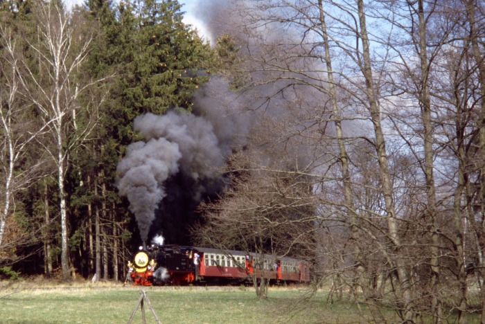 99&nbsp;6102 mit Osterzug &rarr;Alexisbad, nördliche Rambergseite nahe Sternhaus, um 14:48h am 07.04.2007