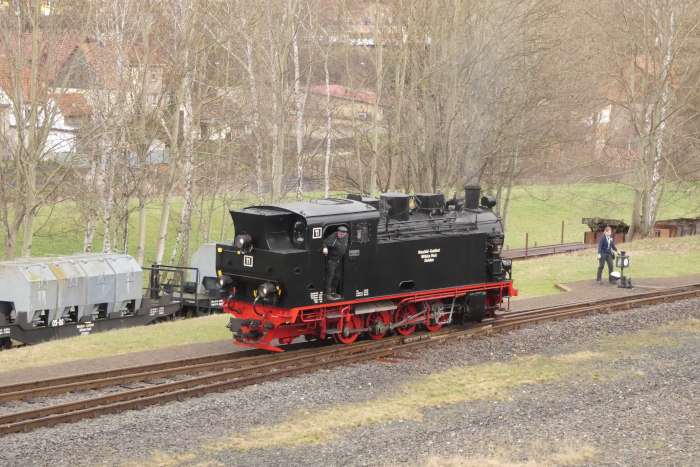 Lok&nbsp;11&nbsp; beim Umsetzen, um 15:30h am 01.04.2023