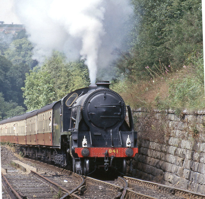 841 an der Einfahrt von Goathland