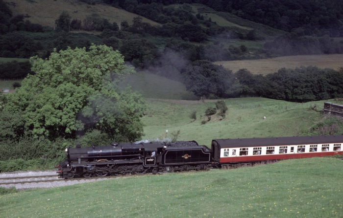 44767 hinter der 2.Brücke bei Green&nbsp;End, 08.08.2000