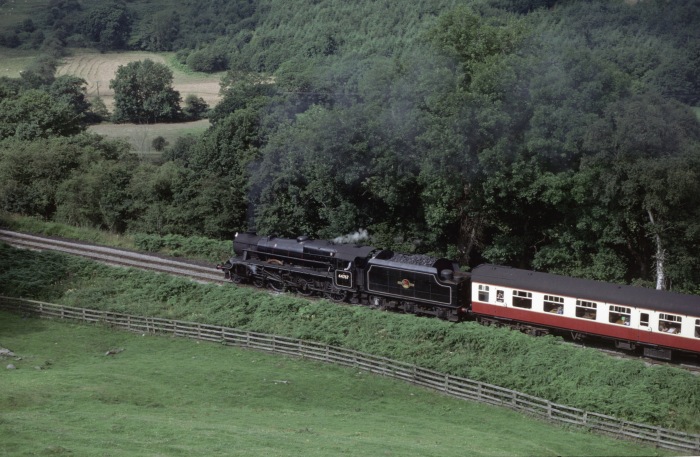 44767 hinter der 2.Brücke bei Green&nbsp;End, 08.08.2000