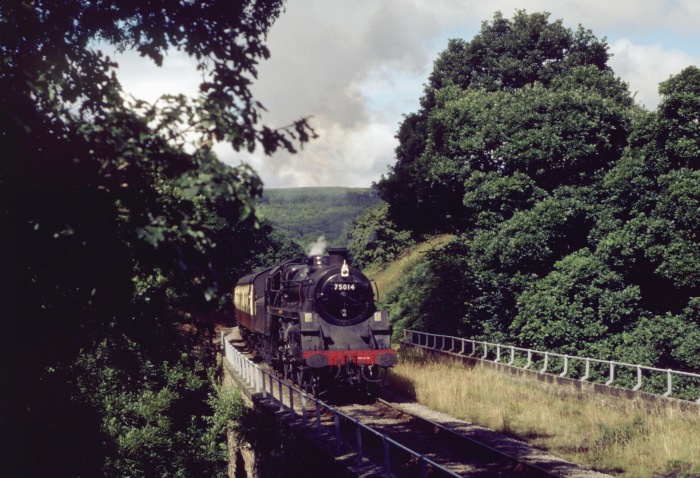 75014 auf dem Steinbogenviadukt über Thomason&nbsp;Foss, 31.07.2001