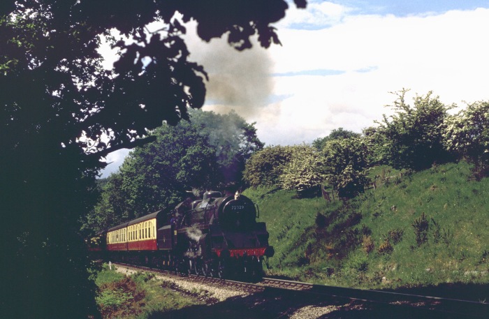 75029 beschleunigt hinter Beck&nbsp;Hole bei Thomason&nbsp;Foss, 30.05.2002