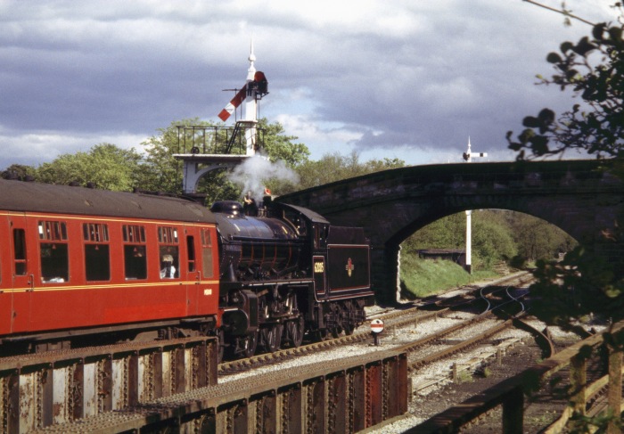 62005&nbsp;Tv Ausfahrt Goathland, 19.05.2004 um 17:13h