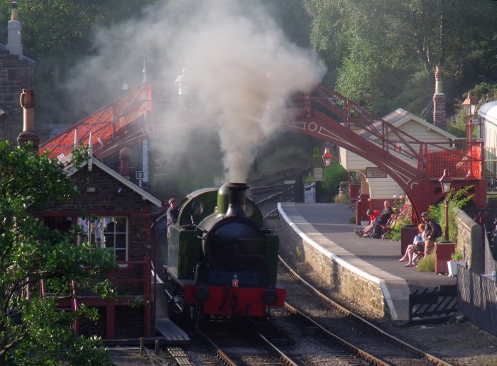 No.&nbsp;29 (Lambton tank) im Bahnhof Goathland, um 18:40h am 30.07.2019