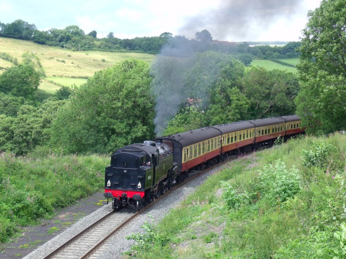 80136&nbsp;Tv aufgenommen direkt von der ersten Feldwegbrücke bei Esk&nbsp;Valley / Green&nbsp;End, um 13:34h am 07.08.2019
