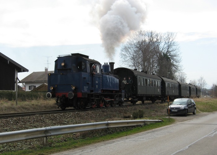 TAG&nbsp;7&nbsp;Tv mit Zug Richtung Holzkirchen Ausfahrt Warngau, um 12:38h am 18.03.2007